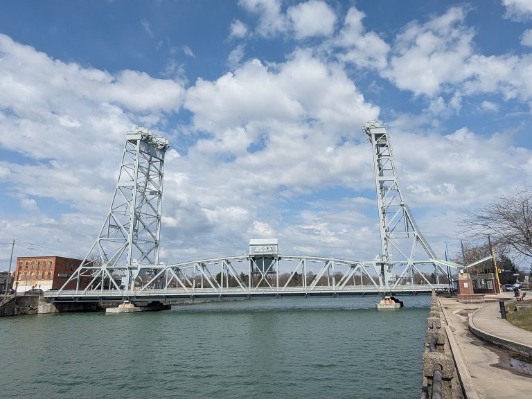 The Main Street bridge in Welland, Ontario